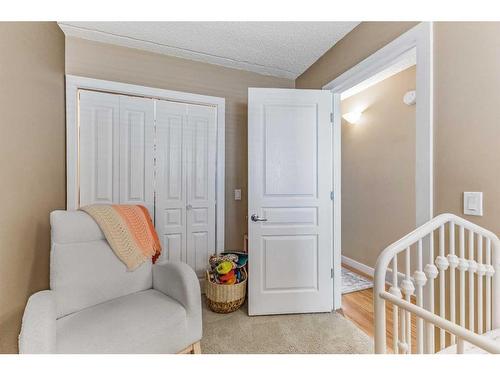 905-2200 Woodview Drive Sw, Calgary, AB - Indoor Photo Showing Other Room