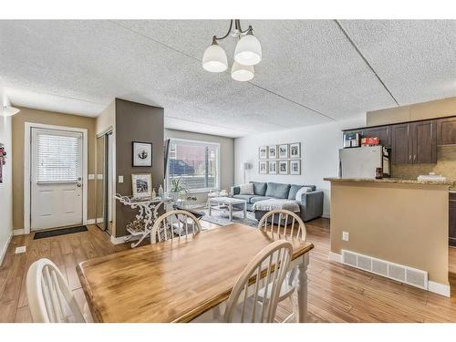 905-2200 Woodview Drive Sw, Calgary, AB - Indoor Photo Showing Other Room