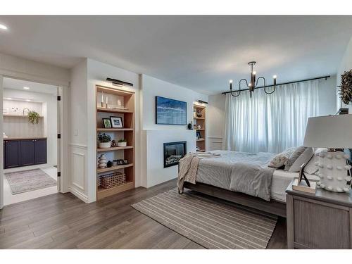 8244 7 Street Sw, Calgary, AB - Indoor Photo Showing Bedroom