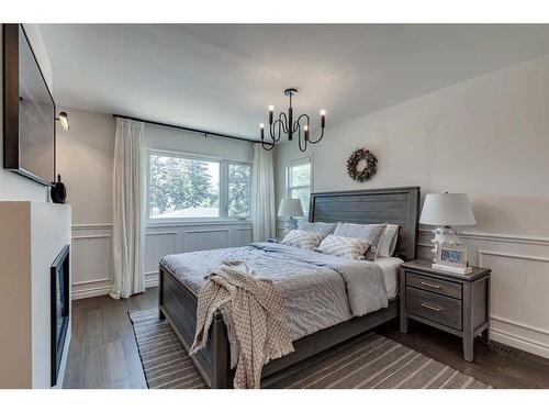 8244 7 Street Sw, Calgary, AB - Indoor Photo Showing Bedroom