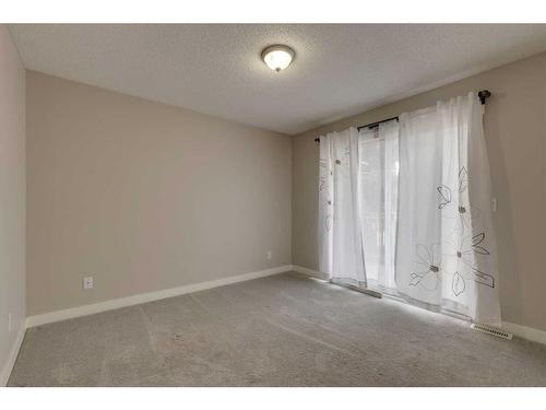 1419 31 Street Sw, Calgary, AB - Indoor Photo Showing Other Room