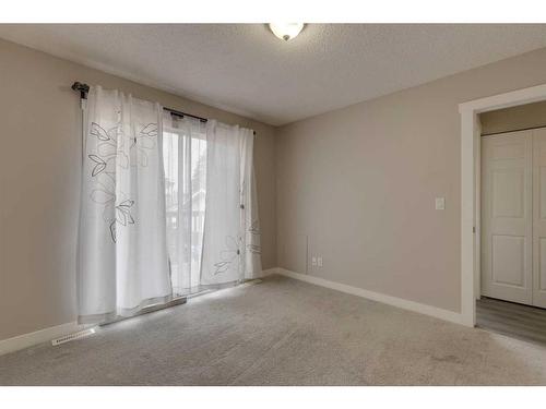 1419 31 Street Sw, Calgary, AB - Indoor Photo Showing Other Room