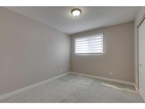 1419 31 Street Sw, Calgary, AB - Indoor Photo Showing Other Room