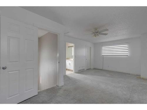 1419 31 Street Sw, Calgary, AB - Indoor Photo Showing Other Room