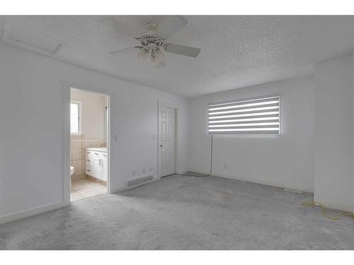 1419 31 Street Sw, Calgary, AB - Indoor Photo Showing Other Room