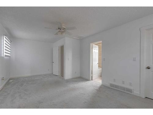 1419 31 Street Sw, Calgary, AB - Indoor Photo Showing Other Room