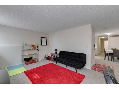 1419 31 Street Sw, Calgary, AB - Indoor Photo Showing Living Room