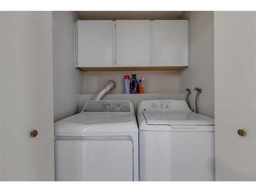 1419 31 Street Sw, Calgary, AB - Indoor Photo Showing Laundry Room