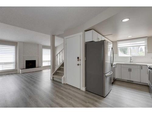 1419 31 Street Sw, Calgary, AB - Indoor With Fireplace