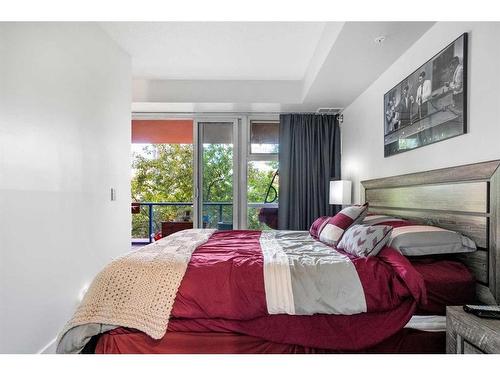 310-205 Riverfront Avenue Sw, Calgary, AB - Indoor Photo Showing Bedroom