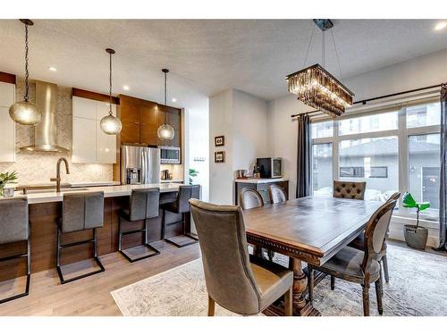 2427 3 Avenue Nw, Calgary, AB - Indoor Photo Showing Dining Room