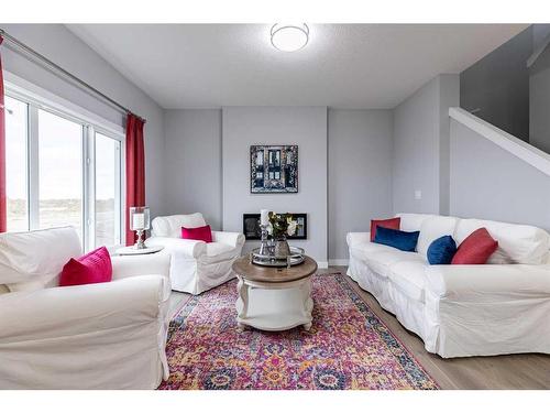 128 Sora Terrace, Calgary, AB - Indoor Photo Showing Living Room