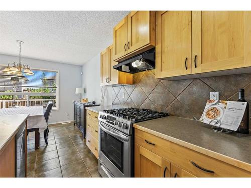 75 Brightondale Crescent Se, Calgary, AB - Indoor Photo Showing Kitchen