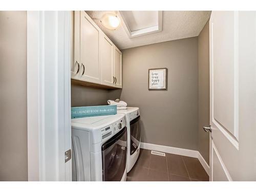 1412 26A Street Sw, Calgary, AB - Indoor Photo Showing Laundry Room