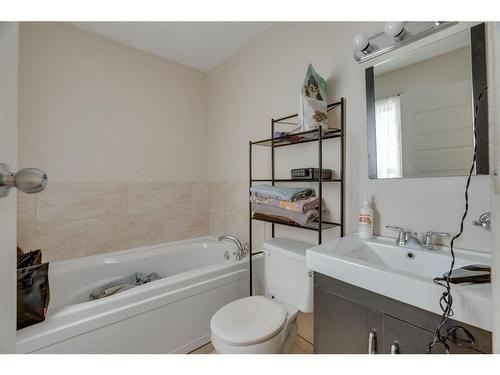 253130 84 Street Ne, Rural Rocky View County, AB - Indoor Photo Showing Bathroom