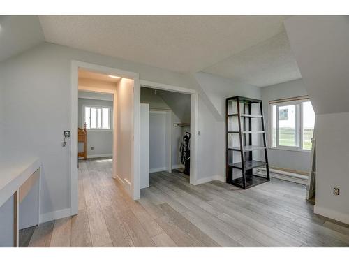 253130 84 Street Ne, Rural Rocky View County, AB - Indoor Photo Showing Other Room