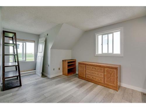 253130 84 Street Ne, Rural Rocky View County, AB - Indoor Photo Showing Other Room