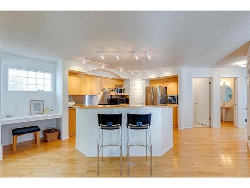 253 River Rock Place Se, Calgary, AB - Indoor Photo Showing Kitchen