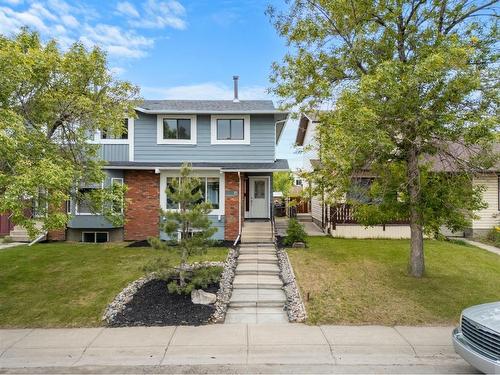 15 Templemont Drive Ne, Calgary, AB - Outdoor With Facade