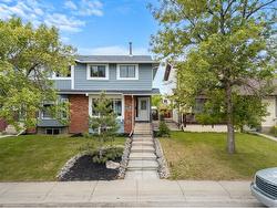 15 Templemont Drive NE Calgary, AB T1Y 4Z5