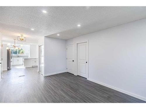 28 Bedford Circle Ne, Calgary, AB - Indoor Photo Showing Other Room