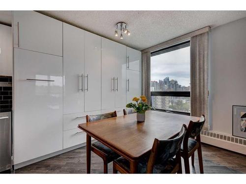 820-1304 15 Avenue Sw, Calgary, AB - Indoor Photo Showing Dining Room