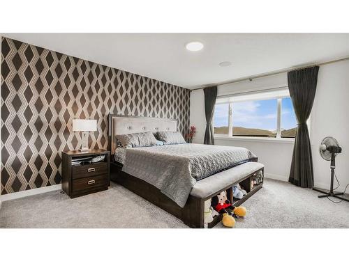 22 Howse Mount Ne, Calgary, AB - Indoor Photo Showing Bedroom