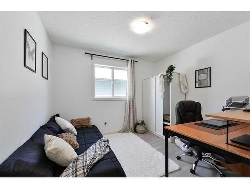312 Copperpond Circle Se, Calgary, AB - Indoor Photo Showing Office