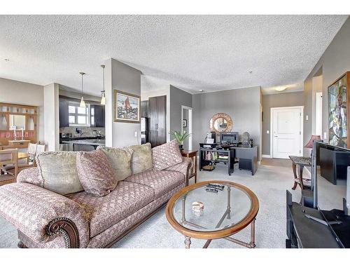 318-88 Arbour Lake Road Nw, Calgary, AB - Indoor Photo Showing Living Room