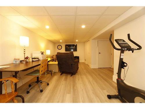 115 11 Avenue Nw, Calgary, AB - Indoor Photo Showing Gym Room