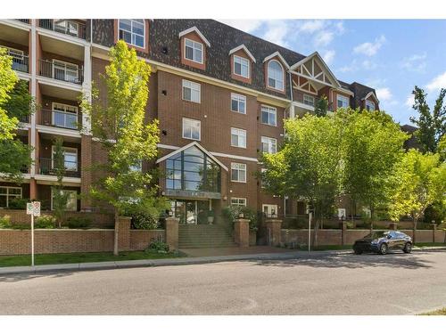 210-59 22 Avenue Sw, Calgary, AB - Outdoor With Balcony With Facade