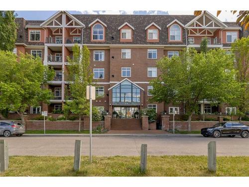 210-59 22 Avenue Sw, Calgary, AB - Outdoor With Balcony With Facade