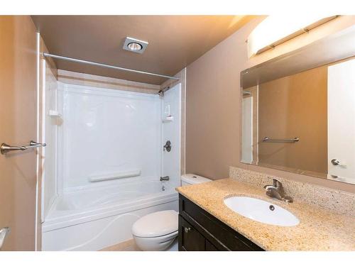 212-3719B 49 Street Nw, Calgary, AB - Indoor Photo Showing Bathroom