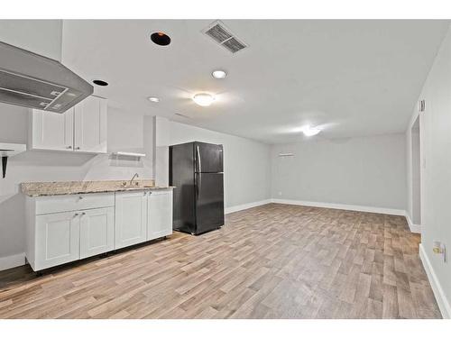 1953 Cottonwood Crescent, Calgary, AB - Indoor Photo Showing Other Room