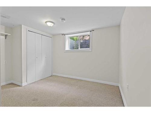 1953 Cottonwood Crescent, Calgary, AB - Indoor Photo Showing Other Room