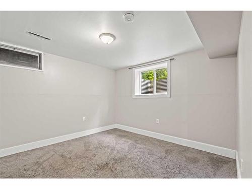 1953 Cottonwood Crescent, Calgary, AB - Indoor Photo Showing Other Room