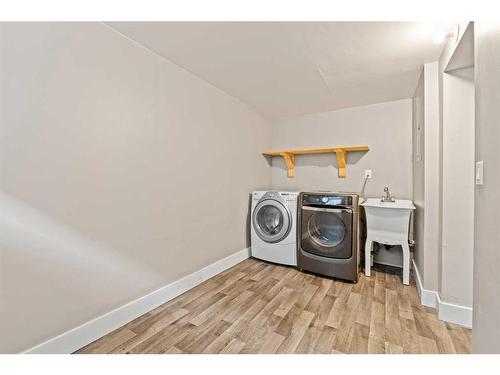 1953 Cottonwood Crescent, Calgary, AB - Indoor Photo Showing Laundry Room