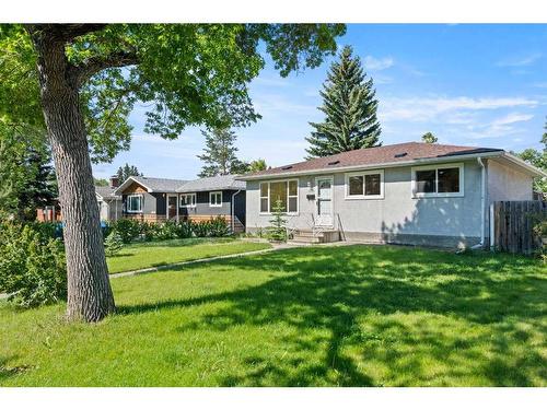 1953 Cottonwood Crescent, Calgary, AB - Outdoor