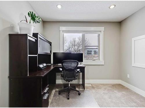 2515 3 Avenue Nw, Calgary, AB - Indoor Photo Showing Office