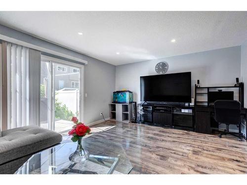 706-9930 Bonaventure Drive Se, Calgary, AB - Indoor Photo Showing Other Room