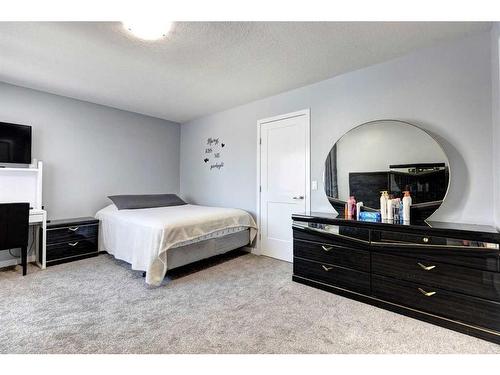 706-9930 Bonaventure Drive Se, Calgary, AB - Indoor Photo Showing Bedroom