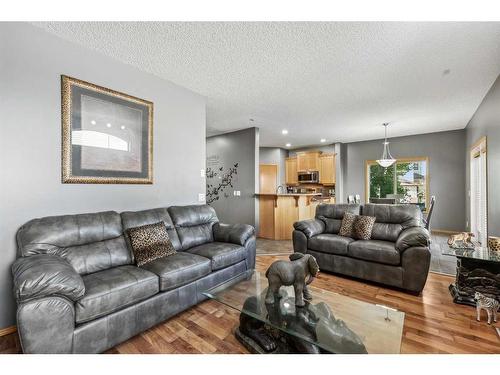 56 Covepark Mews Ne, Calgary, AB - Indoor Photo Showing Living Room
