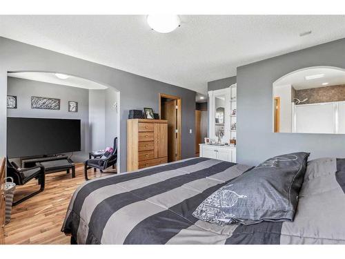 56 Covepark Mews Ne, Calgary, AB - Indoor Photo Showing Bedroom