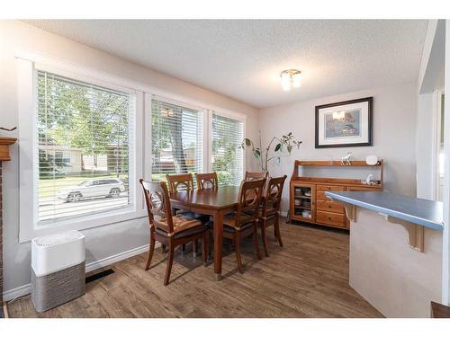 424 Pinegreen Close Ne, Calgary, AB - Indoor Photo Showing Dining Room