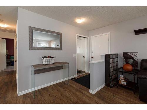 424 Pinegreen Close Ne, Calgary, AB - Indoor Photo Showing Other Room