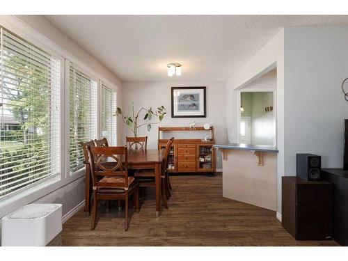 424 Pinegreen Close Ne, Calgary, AB - Indoor Photo Showing Dining Room