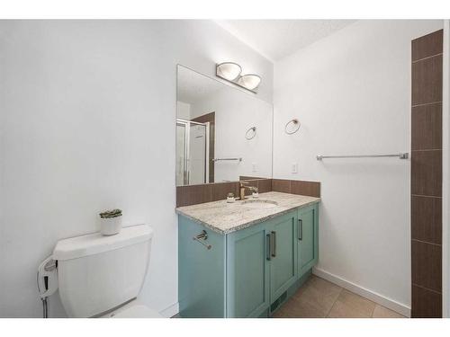 260 New Brighton Row Se, Calgary, AB - Indoor Photo Showing Bathroom