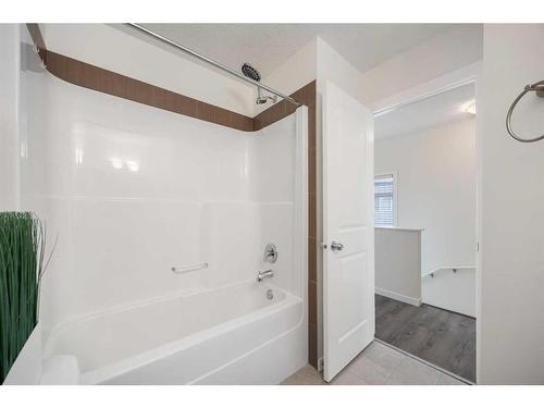 260 New Brighton Row Se, Calgary, AB - Indoor Photo Showing Bathroom