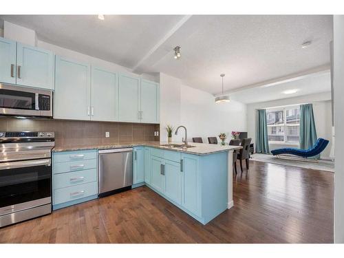 260 New Brighton Row Se, Calgary, AB - Indoor Photo Showing Kitchen
