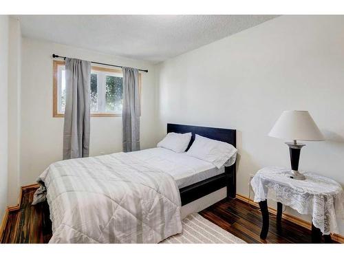 1025-3235 56 Street Ne, Calgary, AB - Indoor Photo Showing Bedroom